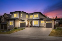 7 Mystic Ridge Way SW Calgary, AB T3H 1S7