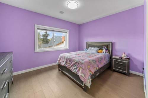 7 Mystic Ridge Way Sw, Calgary, AB - Indoor Photo Showing Bedroom