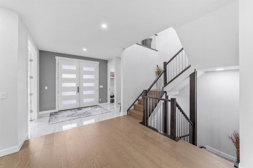 7 Mystic Ridge Way Sw, Calgary, AB - Indoor Photo Showing Other Room