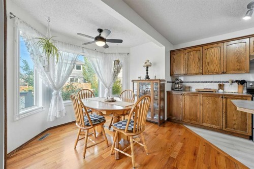 42 Citadel Crest Green Nw, Calgary, AB - Indoor Photo Showing Dining Room