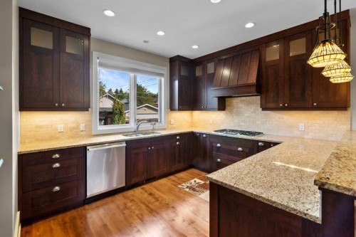 1428 2A Street Nw, Calgary, AB - Indoor Photo Showing Kitchen With Upgraded Kitchen