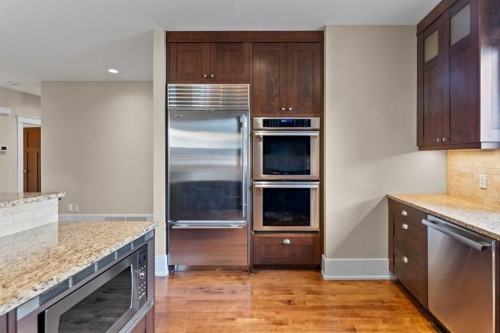 1428 2A Street Nw, Calgary, AB - Indoor Photo Showing Kitchen