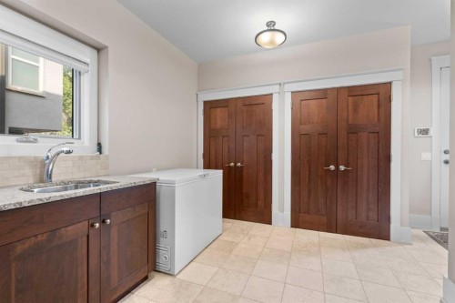 1428 2A Street Nw, Calgary, AB - Indoor