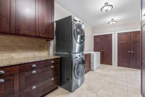 1428 2A Street Nw, Calgary, AB - Indoor Photo Showing Laundry Room