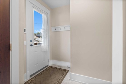 1428 2A Street Nw, Calgary, AB - Indoor Photo Showing Other Room