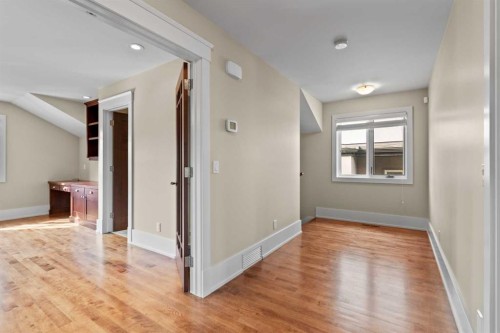 1428 2A Street Nw, Calgary, AB - Indoor Photo Showing Other Room
