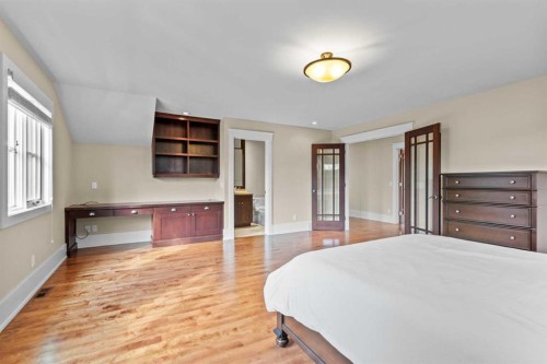 1428 2A Street Nw, Calgary, AB - Indoor Photo Showing Bedroom
