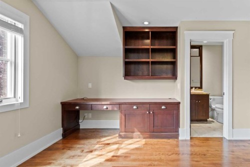 1428 2A Street Nw, Calgary, AB - Indoor Photo Showing Other Room