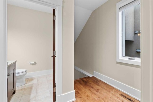 1428 2A Street Nw, Calgary, AB - Indoor