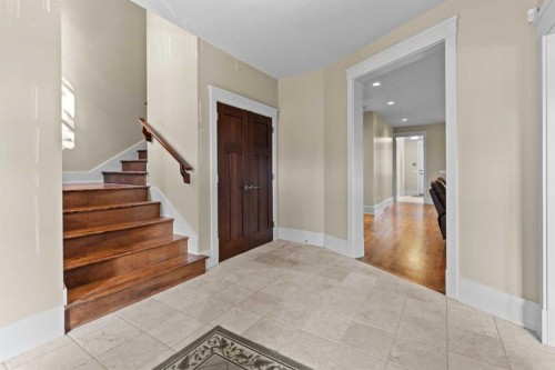 1428 2A Street Nw, Calgary, AB - Indoor Photo Showing Other Room