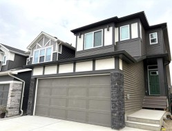 39 Legacy Glen Heights SE Calgary, AB T2X 5Z6