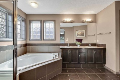 943 Bayside Drive Sw, Airdrie, AB - Indoor Photo Showing Bathroom