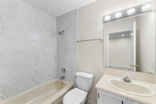148 Harvest Wood Way Ne, Calgary, AB - Indoor Photo Showing Bathroom