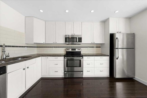61 Falmere Way Ne, Calgary, AB - Indoor Photo Showing Kitchen