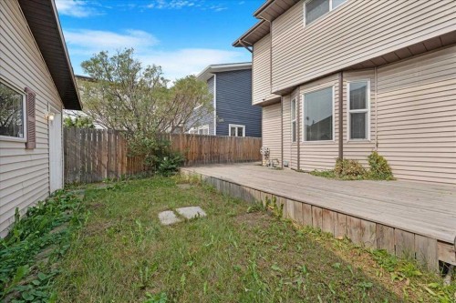 61 Falmere Way Ne, Calgary, AB - Outdoor