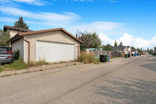 61 Falmere Way Ne, Calgary, AB - Outdoor