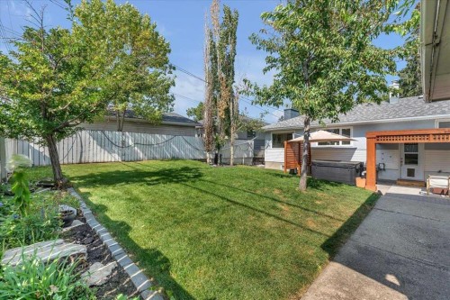 85 Warwick Drive Sw, Calgary, AB - Outdoor