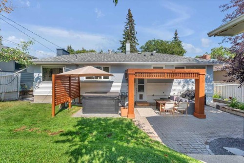 85 Warwick Drive Sw, Calgary, AB - Outdoor