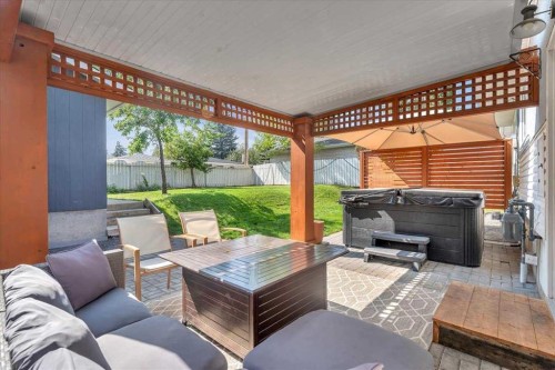 85 Warwick Drive Sw, Calgary, AB - Outdoor With Deck Patio Veranda With Exterior