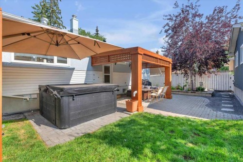 85 Warwick Drive Sw, Calgary, AB - Outdoor
