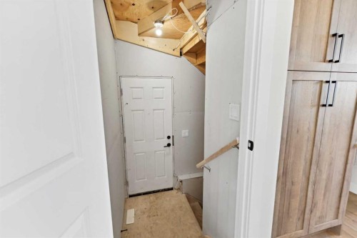 414 River Avenue, Cochrane, AB - Indoor Photo Showing Other Room