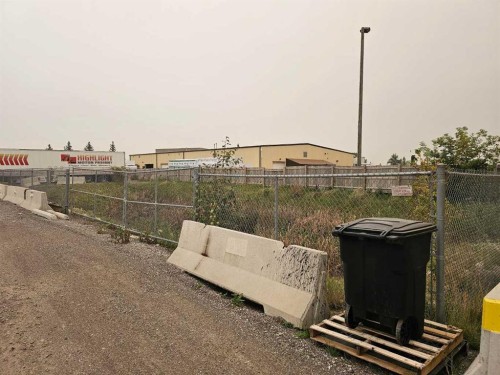 9415 44 Street Se, Calgary, AB 