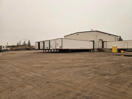 9415 44 Street Se, Calgary, AB 