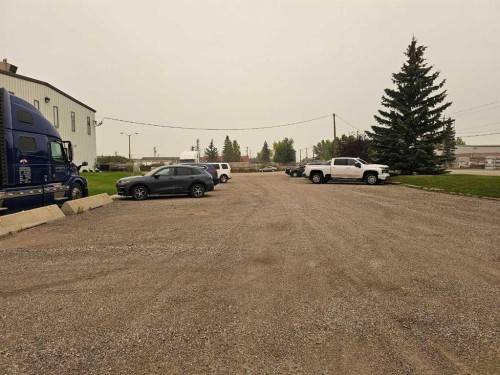 9415 44 Street Se, Calgary, AB 