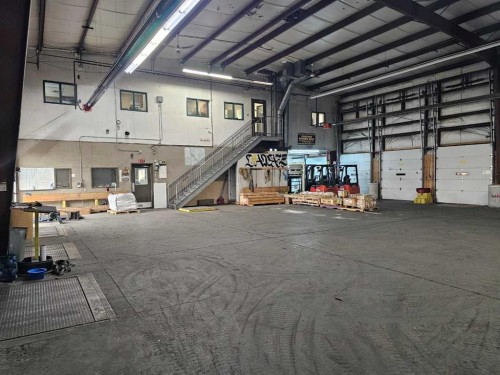 9415 44 Street Se, Calgary, AB 