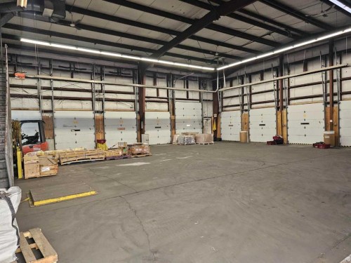 9415 44 Street Se, Calgary, AB 