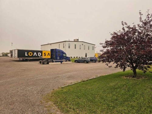 9415 44 Street Se, Calgary, AB 