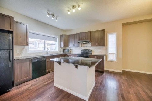37 Panton View Nw, Calgary, AB - Indoor Photo Showing Kitchen