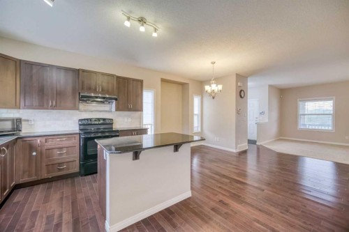 37 Panton View Nw, Calgary, AB - Indoor Photo Showing Kitchen