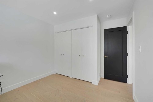 611 Parkridge Drive Se, Calgary, AB - Indoor Photo Showing Other Room