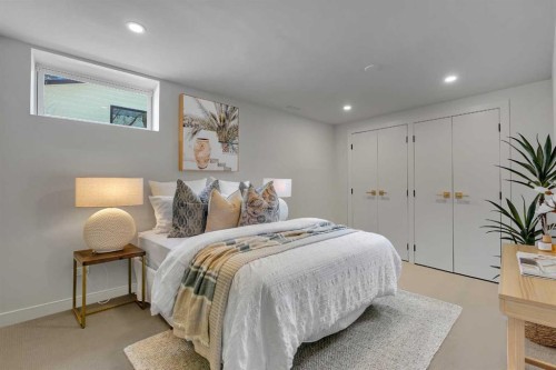 611 Parkridge Drive Se, Calgary, AB - Indoor Photo Showing Bedroom