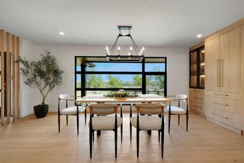 611 Parkridge Drive Se, Calgary, AB - Indoor Photo Showing Dining Room