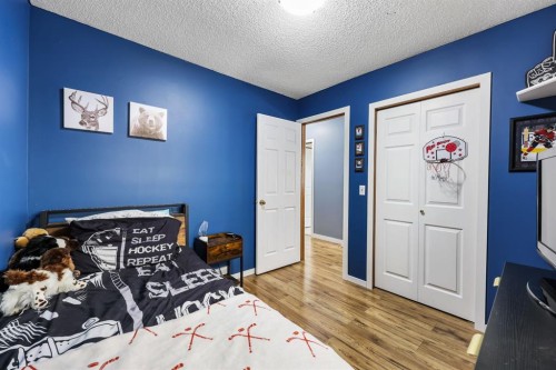 10 Big Springs Hill Se, Airdrie, AB - Indoor Photo Showing Bedroom