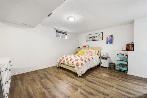 10 Big Springs Hill Se, Airdrie, AB - Indoor Photo Showing Bedroom