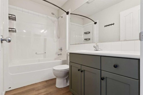 104-2001 Luxstone Boulevard Sw, Airdrie, AB - Indoor Photo Showing Bathroom