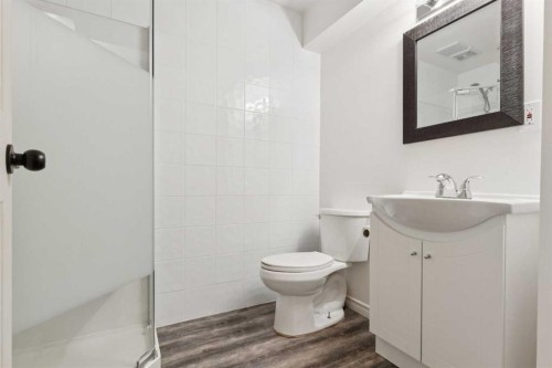 104-2001 Luxstone Boulevard Sw, Airdrie, AB - Indoor Photo Showing Bathroom