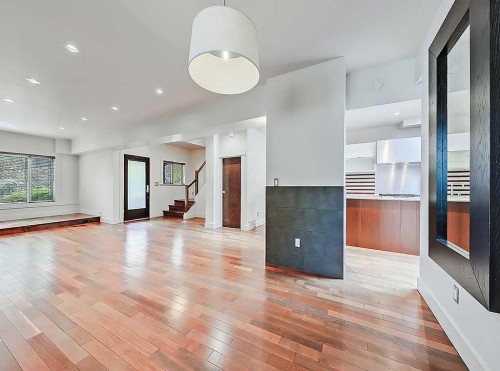 2109 14A Street Sw, Calgary, AB - Indoor Photo Showing Other Room