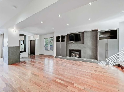 2109 14A Street Sw, Calgary, AB - Indoor With Fireplace