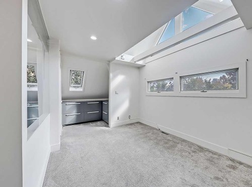 2109 14A Street Sw, Calgary, AB - Indoor Photo Showing Other Room