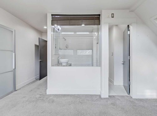 2109 14A Street Sw, Calgary, AB - Indoor