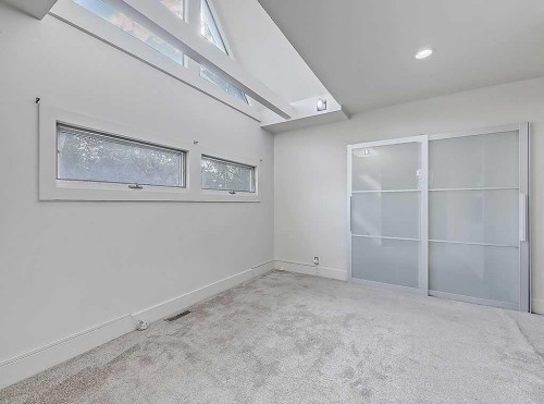 2109 14A Street Sw, Calgary, AB - Indoor Photo Showing Other Room