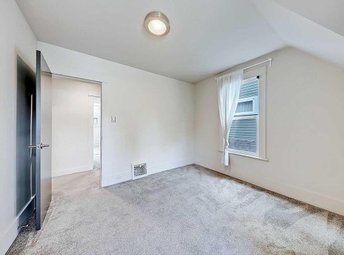 2109 14A Street Sw, Calgary, AB - Indoor Photo Showing Other Room