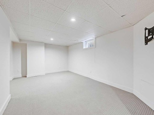 2109 14A Street Sw, Calgary, AB - Indoor