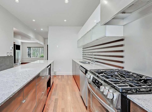 2109 14A Street Sw, Calgary, AB - Indoor Photo Showing Kitchen With Double Sink With Upgraded Kitchen