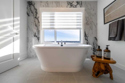 203 Lucas Common Nw, Calgary, AB - Indoor Photo Showing Bathroom