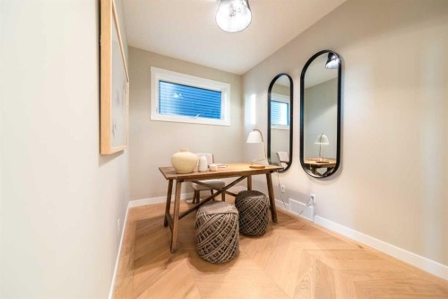 207 Lucas Common Nw, Calgary, AB - Indoor Photo Showing Other Room